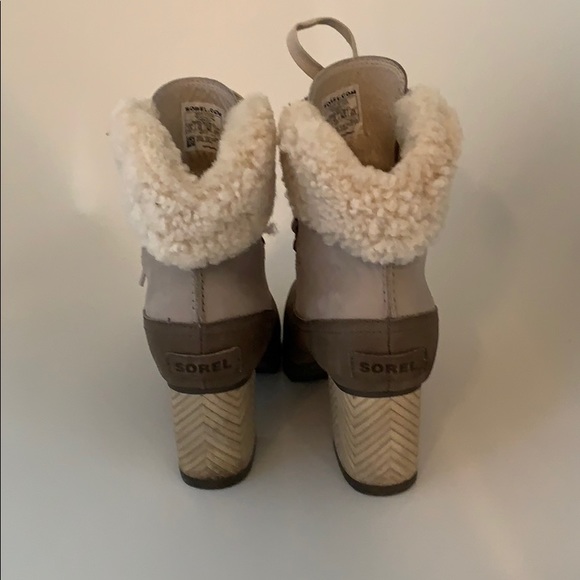 Sorel Boots Size 7.5. Lace up sheering Boots - Picture 2 of 7